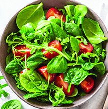 Green salad with tomatoes